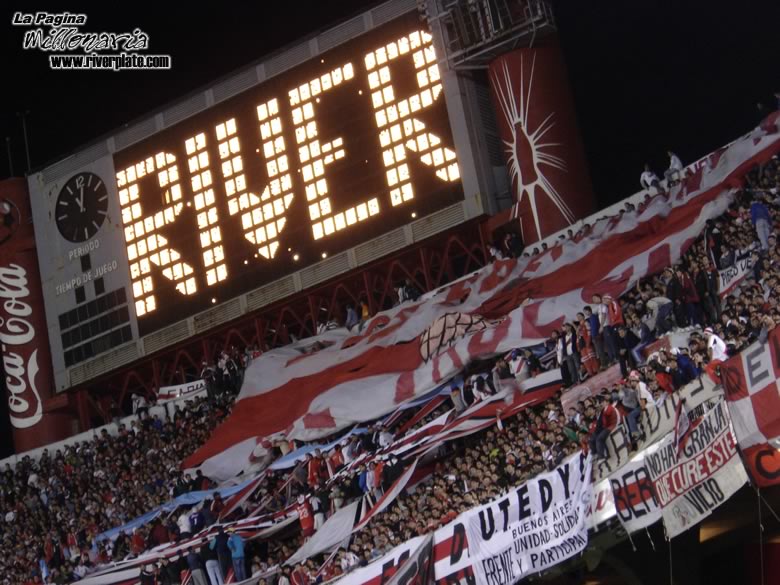 River Plate vs Junior (LIB 2005) 12